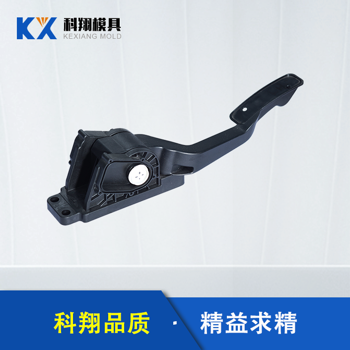 塑膠模具是什么？塑膠模具對比塑料模具有什么區(qū)別？